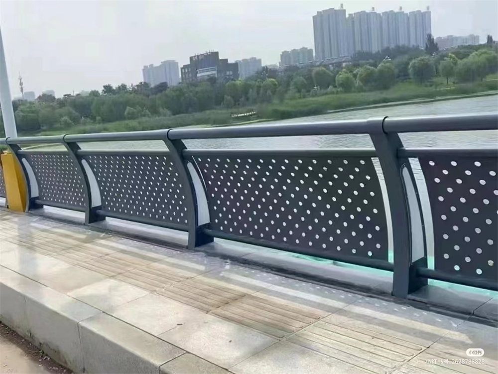 橋梁護欄